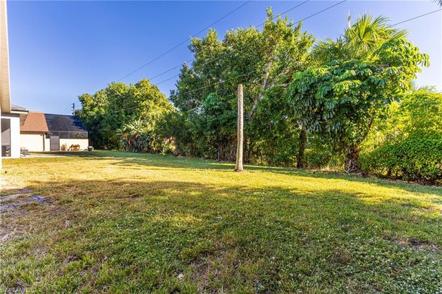 9841 Las Casas DR, Fort Myers, FL 33919