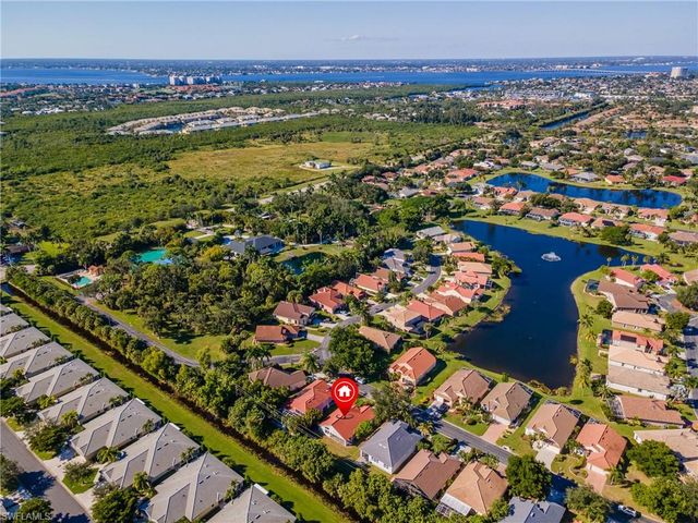 9841 Las Casas DR, Fort Myers, FL 33919