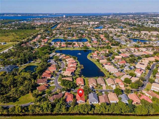 9841 Las Casas DR, Fort Myers, FL 33919