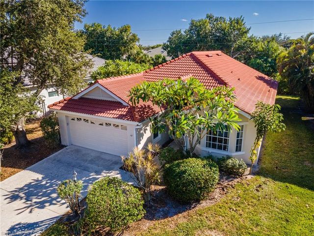 9841 Las Casas DR, Fort Myers, FL 33919