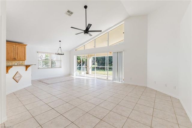 9841 Las Casas DR, Fort Myers, FL 33919