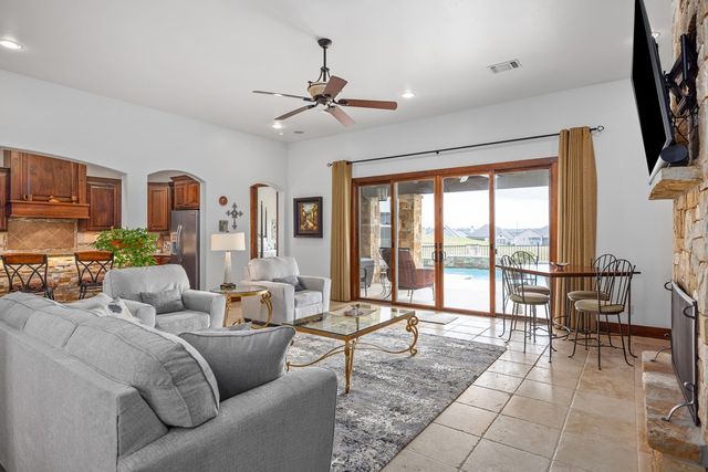 2065 Toscano Way, Kerrville, TX 78028