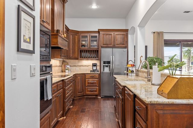 2065 Toscano Way, Kerrville, TX 78028