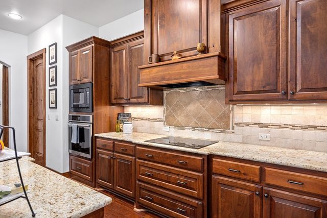 2065 Toscano Way, Kerrville, TX 78028