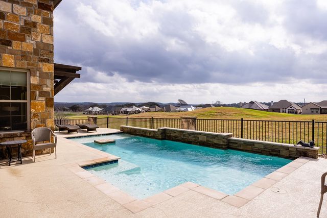 2065 Toscano Way, Kerrville, TX 78028
