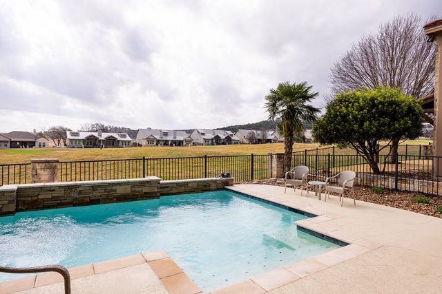 2065 Toscano Way, Kerrville, TX 78028