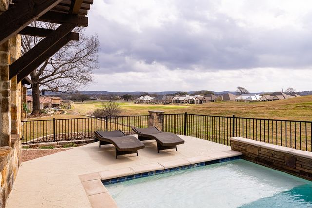 2065 Toscano Way, Kerrville, TX 78028