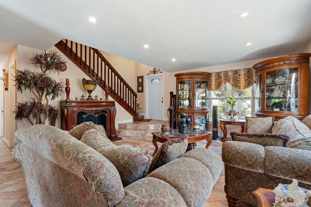 961 SW 98th Avenue, Pembroke Pines, FL 33025