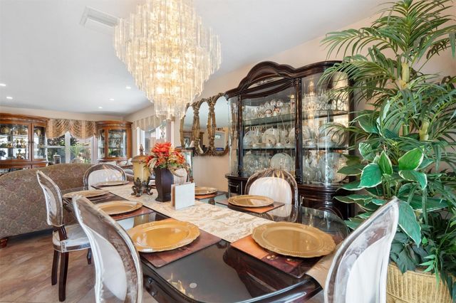 961 SW 98th Avenue, Pembroke Pines, FL 33025