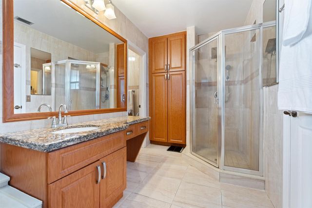 961 SW 98th Avenue, Pembroke Pines, FL 33025