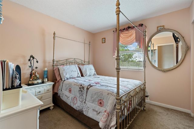 961 SW 98th Avenue, Pembroke Pines, FL 33025