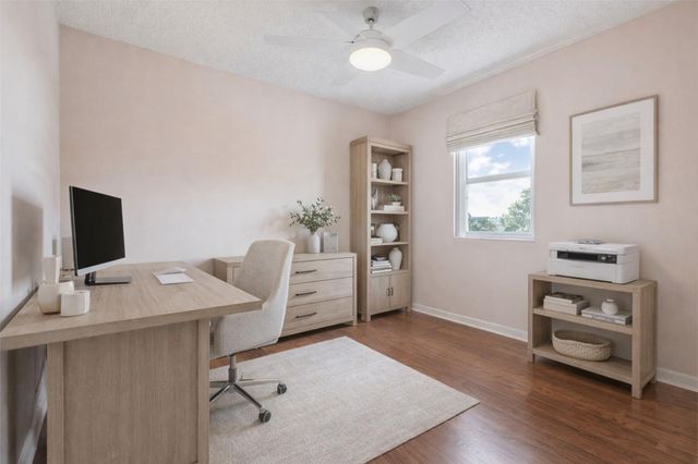 961 SW 98th Avenue, Pembroke Pines, FL 33025