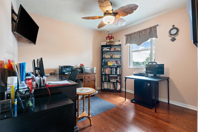 961 SW 98th Avenue, Pembroke Pines, FL 33025