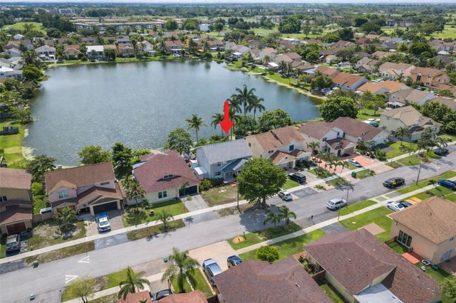 961 SW 98th Avenue, Pembroke Pines, FL 33025