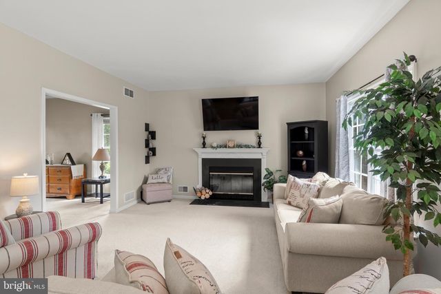 4 BLUE JAY HILL RD, Westampton, NJ 08060