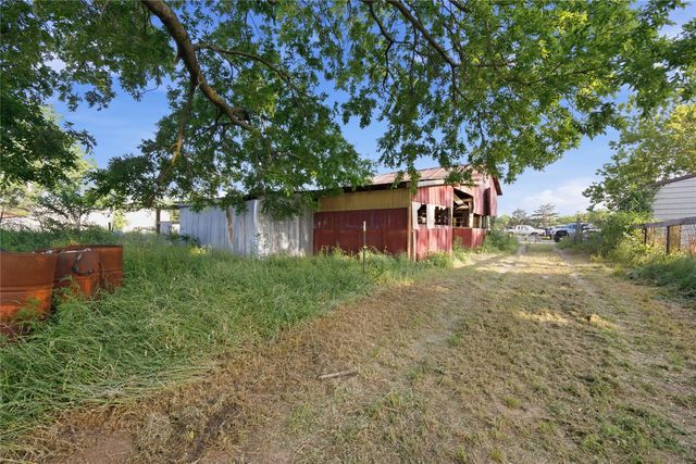 2449 E Fm 120, Denison, TX 75021