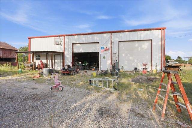 2449 E Fm 120, Denison, TX 75021