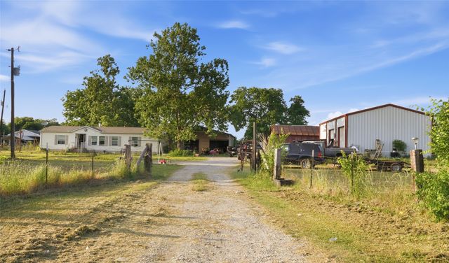 2449 E Fm 120, Denison, TX 75021