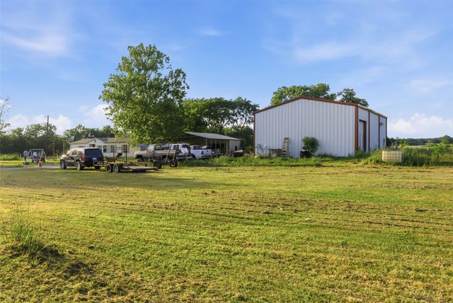 2449 E Fm 120, Denison, TX 75021