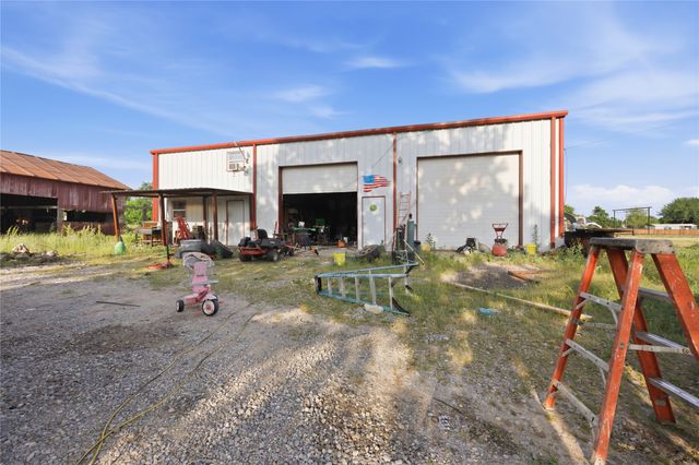 2449 E Fm 120, Denison, TX 75021