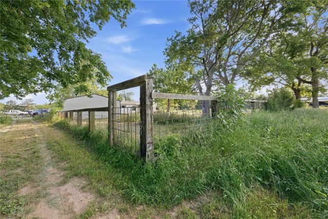 2449 E Fm 120, Denison, TX 75021