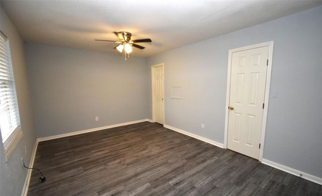 5405 Avenue R, Galveston, TX 77551