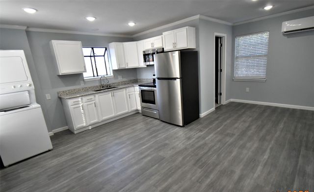 5405 Avenue R, Galveston, TX 77551