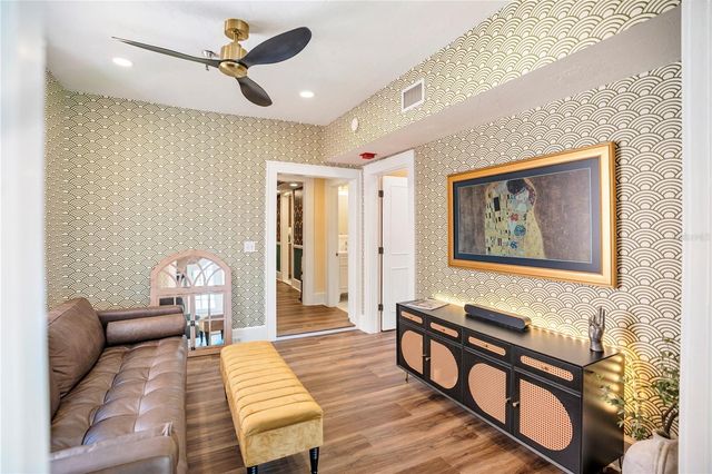 1221 N PALM AVENUE 303, Sarasota, FL 34236