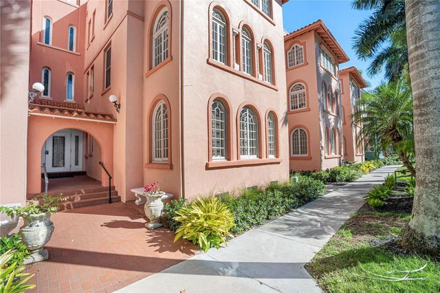 1221 N PALM AVENUE 303, Sarasota, FL 34236