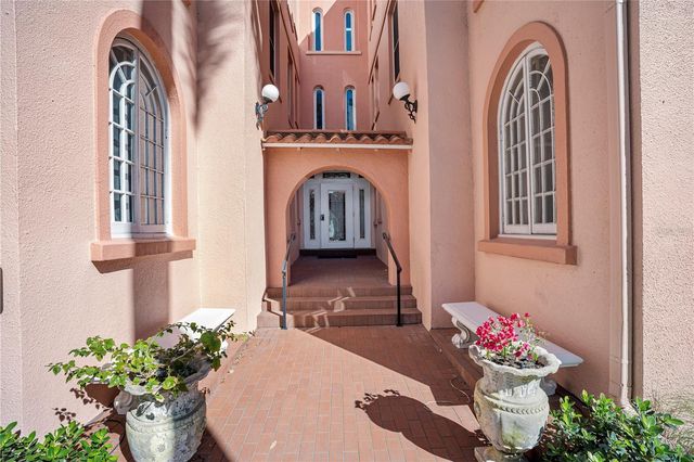 1221 N PALM AVENUE 303, Sarasota, FL 34236