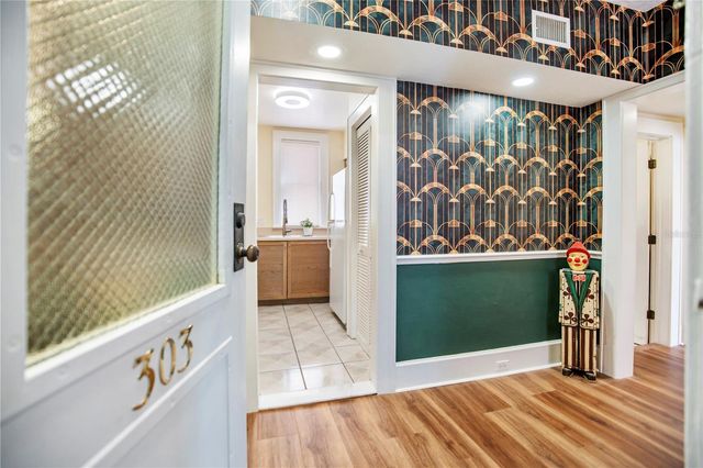 1221 N PALM AVENUE 303, Sarasota, FL 34236