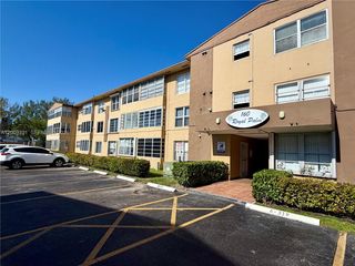 160 Royal Palm Rd 214, Hialeah Gardens, FL 33016