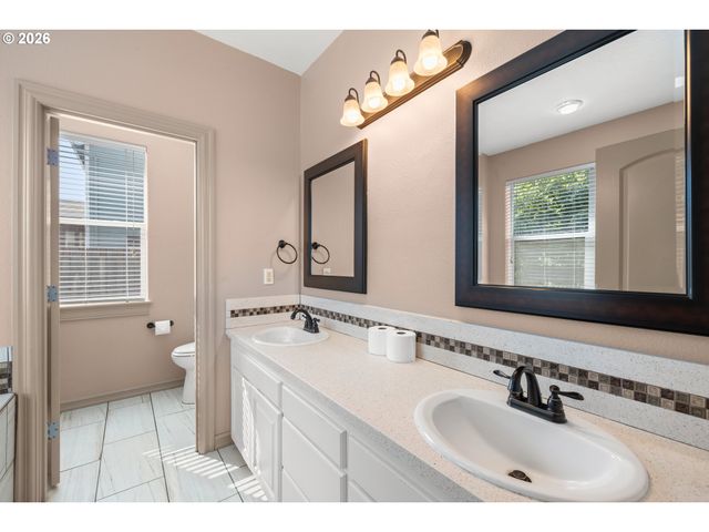 11295 FANDANGO Dr, Oregon City, OR 97045