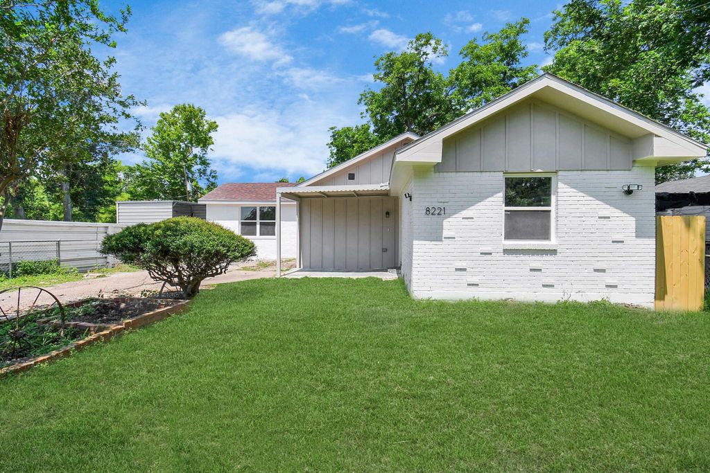 8221 Hezekiah Lane, Houston, TX 77088