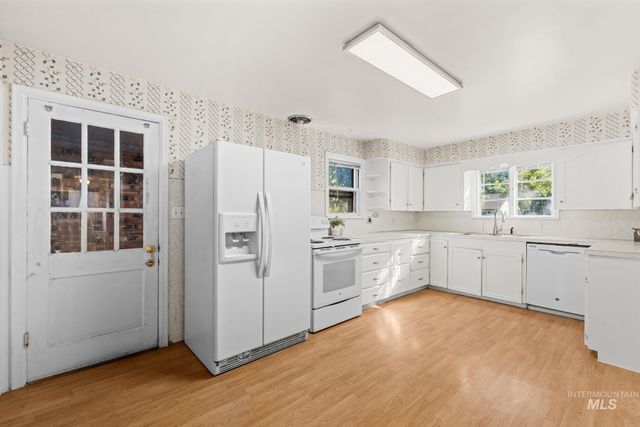 1717 S Manitou, Boise, ID 83706