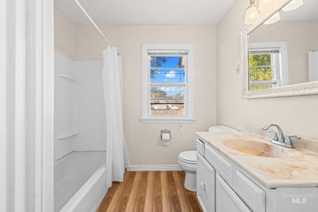 1717 S Manitou, Boise, ID 83706