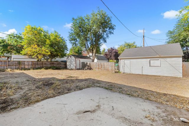 1717 S Manitou, Boise, ID 83706