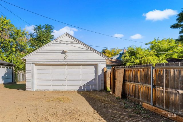1717 S Manitou, Boise, ID 83706