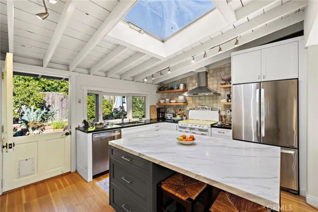 1511 Bluebird Canyon Drive, Laguna Beach, CA 92651