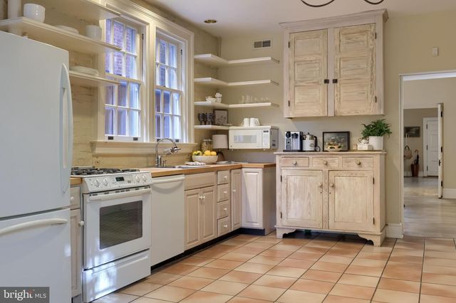 340 E ORANGE ST, Lancaster, PA 17602