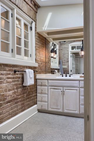 340 E ORANGE ST, Lancaster, PA 17602
