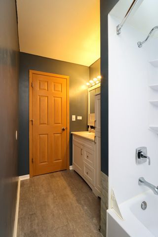 500 N Westwood Avenue, Lombard, IL 60148