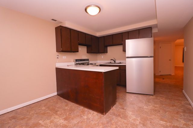 500 N Westwood Avenue, Lombard, IL 60148