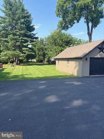 421 W MAIN ST, Trappe, PA 19426