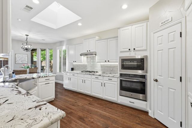 100 Red Bluff Court, Hickory Creek, TX 75065