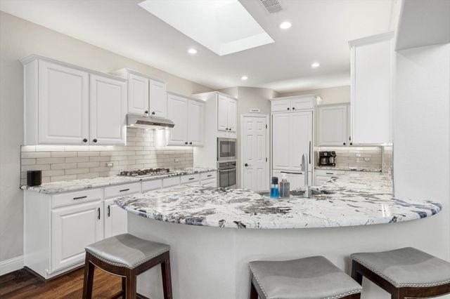 100 Red Bluff Court, Hickory Creek, TX 75065