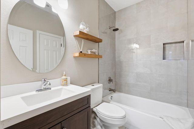 100 Red Bluff Court, Hickory Creek, TX 75065