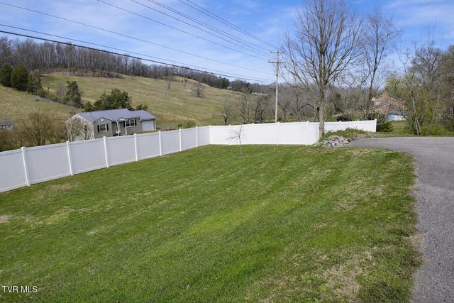 408 Fondulac Drive, Kingsport, TN 37663