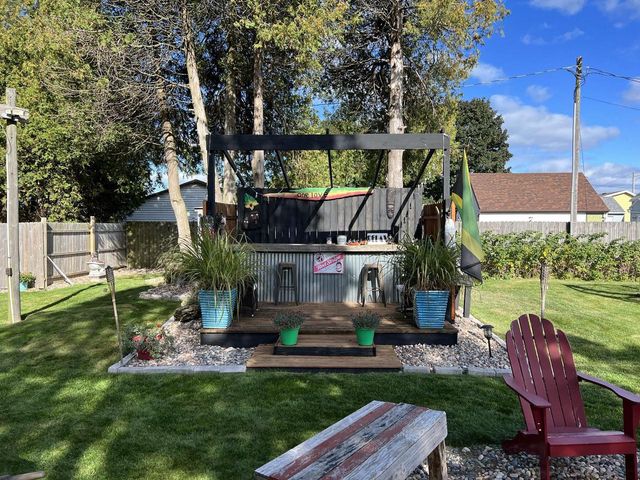 2834 Memorial DRIVE, Two Rivers, WI 54241