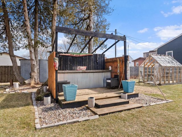 2834 Memorial DRIVE, Two Rivers, WI 54241